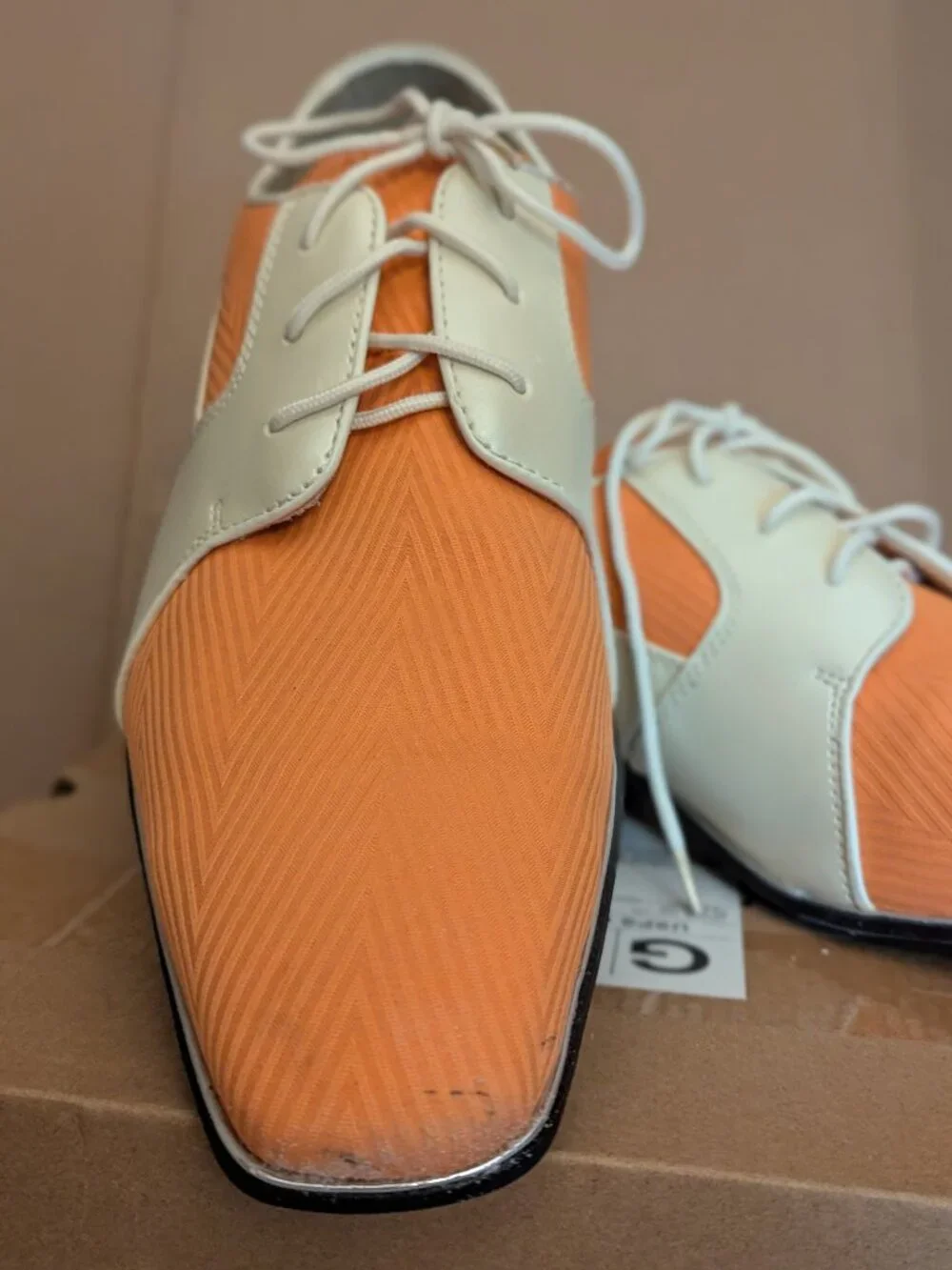 Club 440 Mens Shoes Size 9.5 Orange & Creme